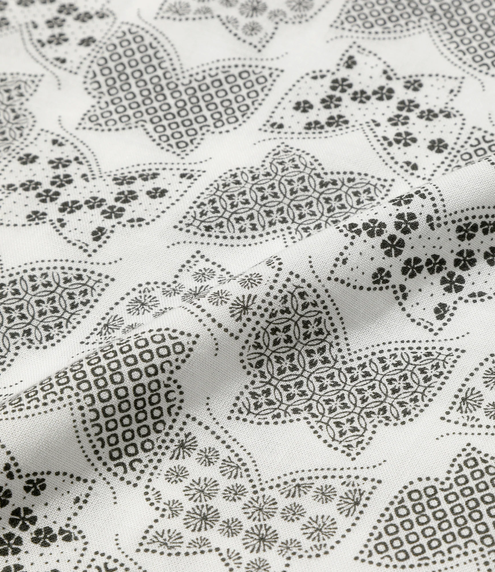 H.D. Short – White Papillon Komon Print - Image 6