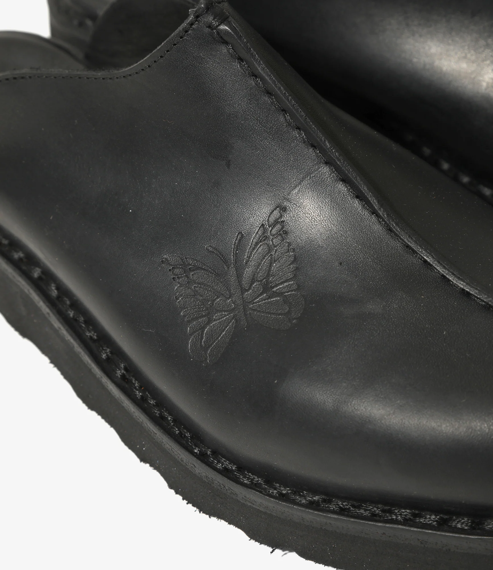 Papillon Embossed Mountain Slip-In – Black - Image 4