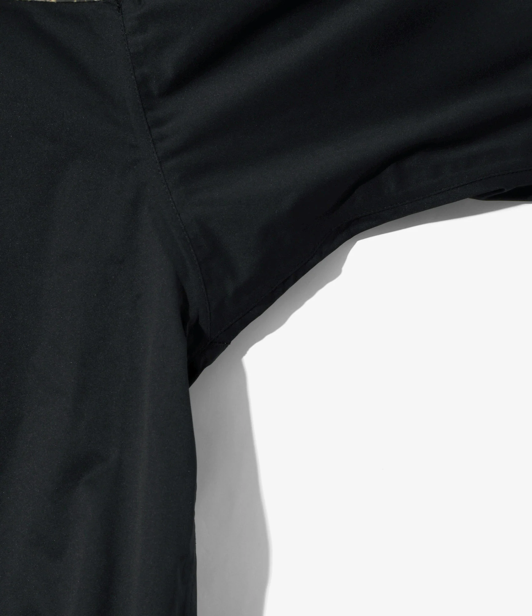 River Trek Poncho – Black/Camo Combo Nylon Tussah - Image 4