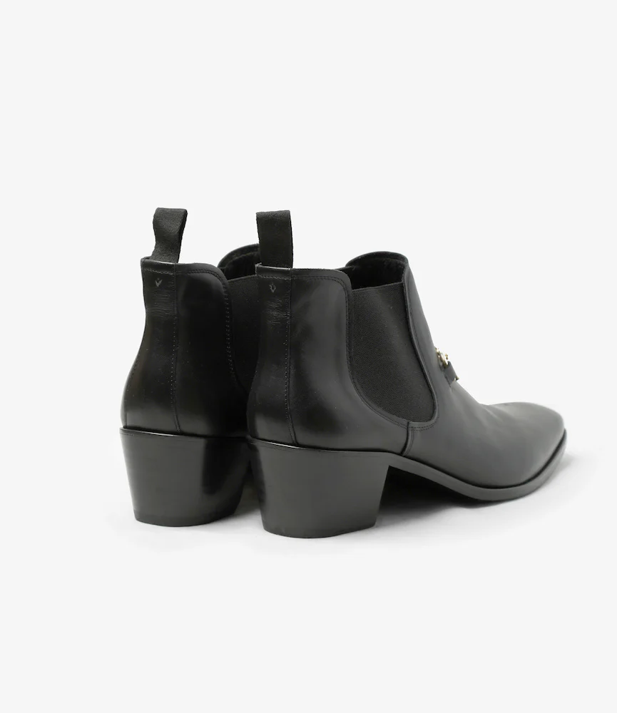 Tassel Bit Heeled Chelsea Boot – Black Leather - Image 5