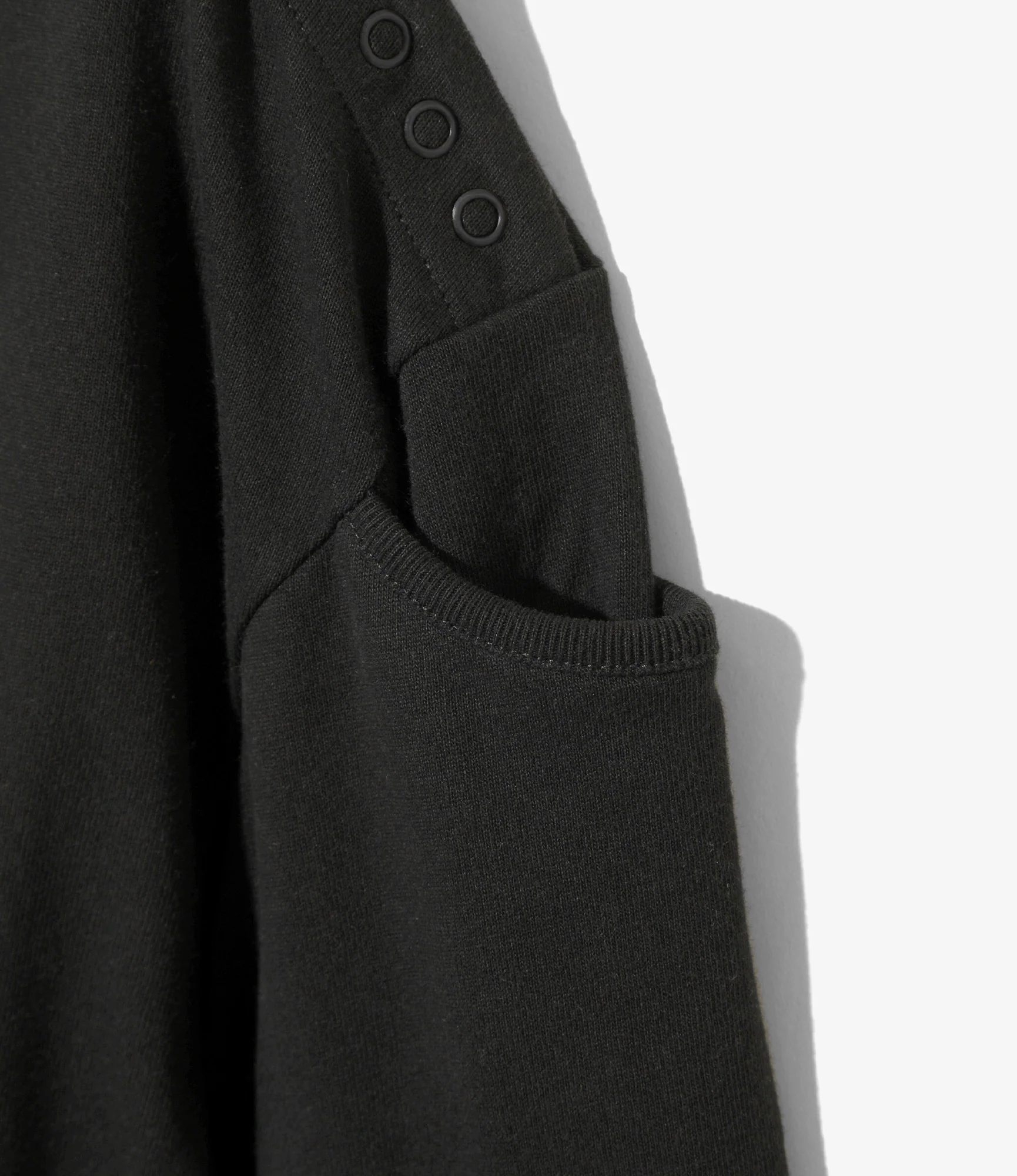 Fisherman Boat Neck Snap Shoulder Shirt – Black - Image 3