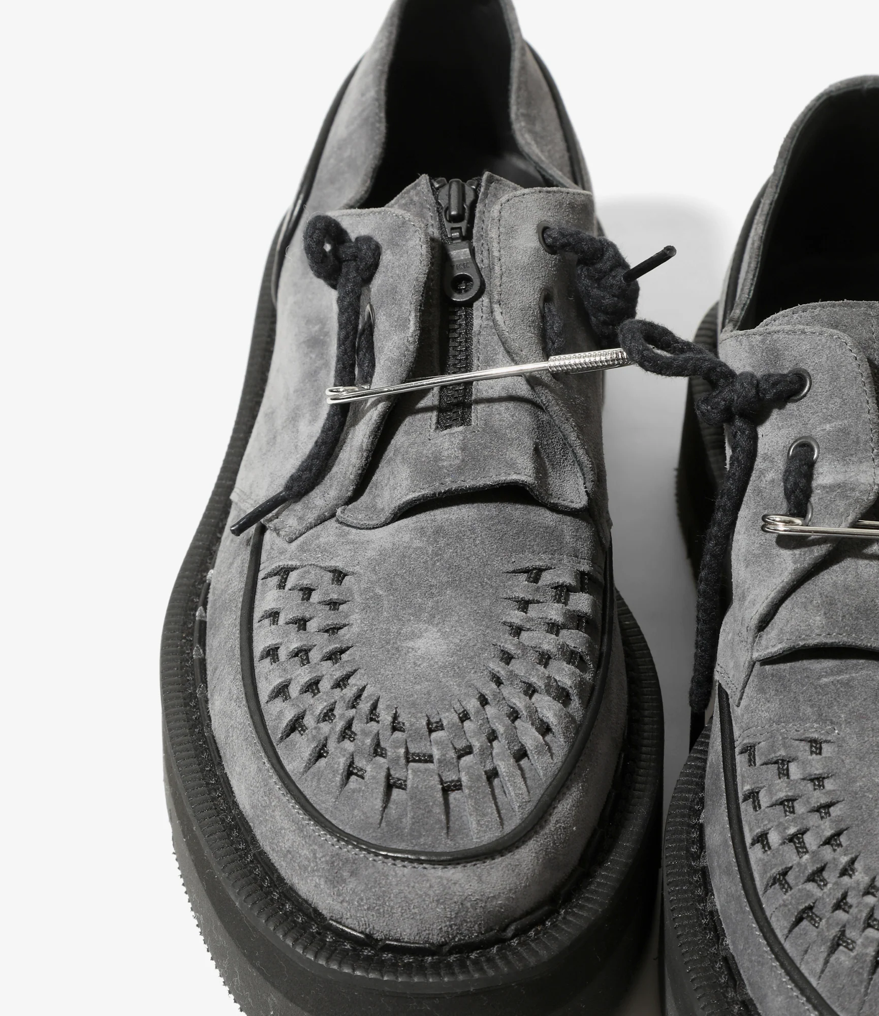 QR Gibson – Charcoal Suede - Image 3