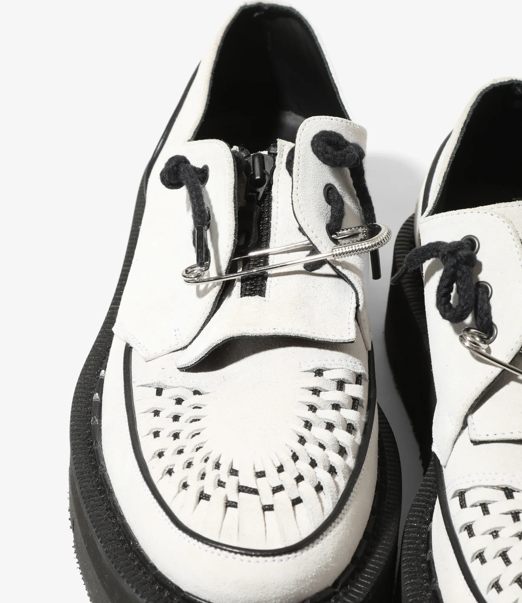 QR Gibson – White Suede - Image 4